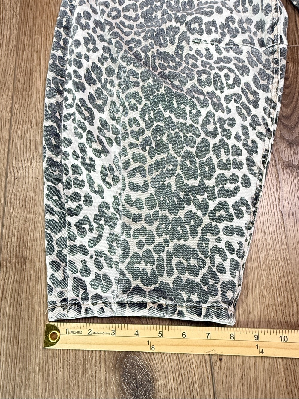Kancan Xena Horseshoe Cheetah Print Stretch Jean
Size 11/29 - Picture 10 of 12